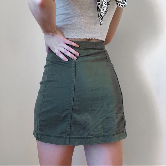 HOLLISTER khaki button-up skirt - Picture 3 of 4